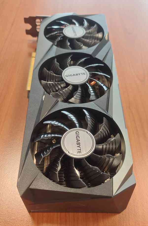 Grafická karta GIGABYTE GeForce RTX 3070 GAMING OC 8G - foto 3