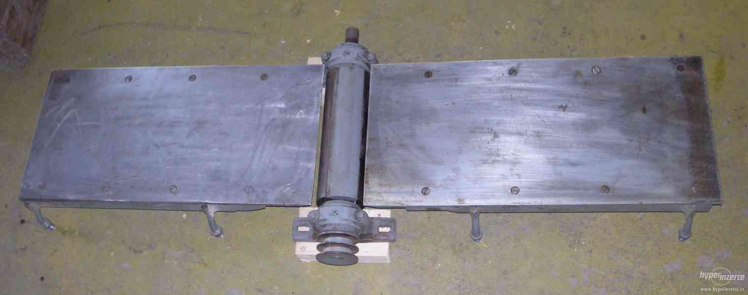 Hoblovací válec s 2 železnými stoly - foto 1