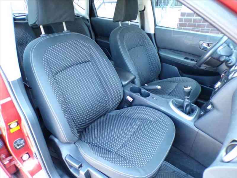 Nissan Qashqai 1,5 DCi TAŽNÉ ZAŘÍZENÍ - foto 12