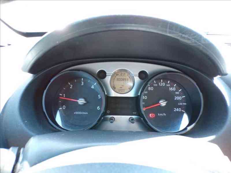 Nissan Qashqai 1,5 DCi TAŽNÉ ZAŘÍZENÍ - foto 6