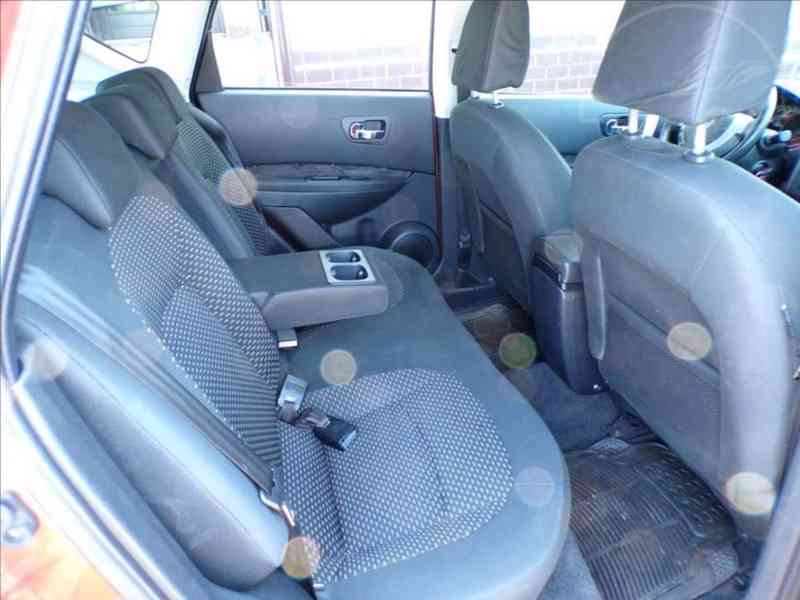 Nissan Qashqai 1,5 DCi TAŽNÉ ZAŘÍZENÍ - foto 11