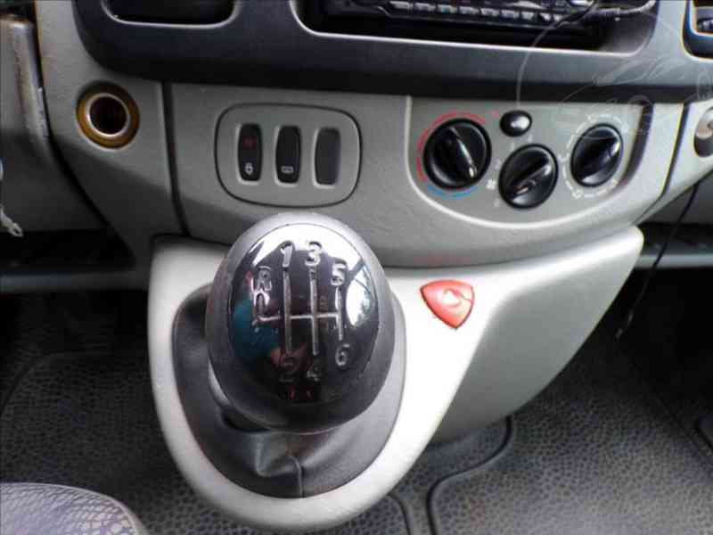 Renault Trafic 1,9 dCi N1,L2H1,TAŽNE ZAŘÍZENÍ - foto 6
