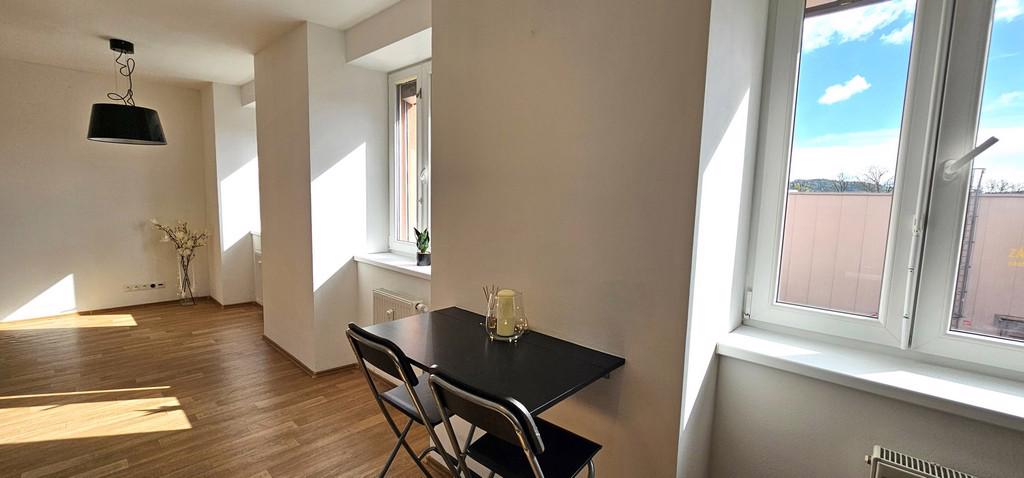 PRONÁJEM ATYPICKÉHO CIHLOVÉHO BYTU 1+KK, BRNO – STŘED - foto 4