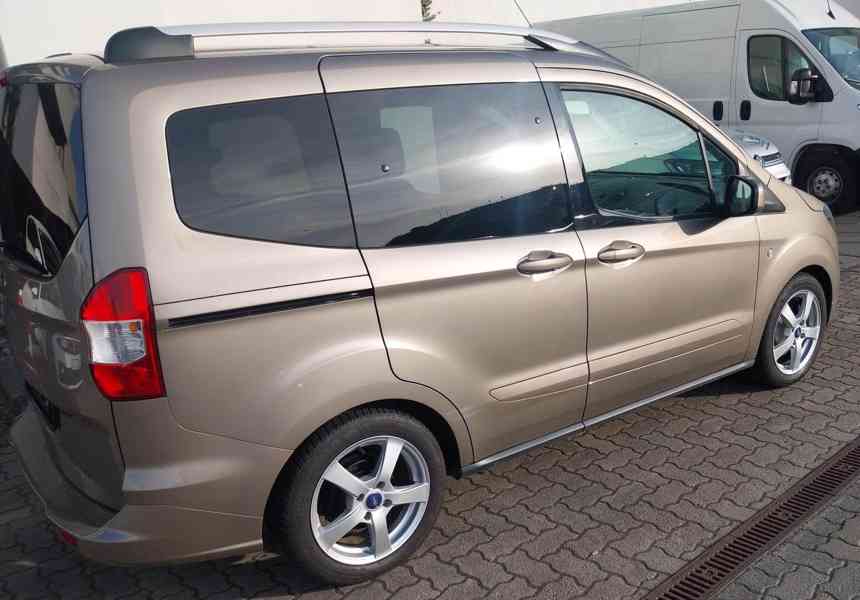 Ford Tourneo Courier  1,5 TDCI 75kW mod.22 - foto 6