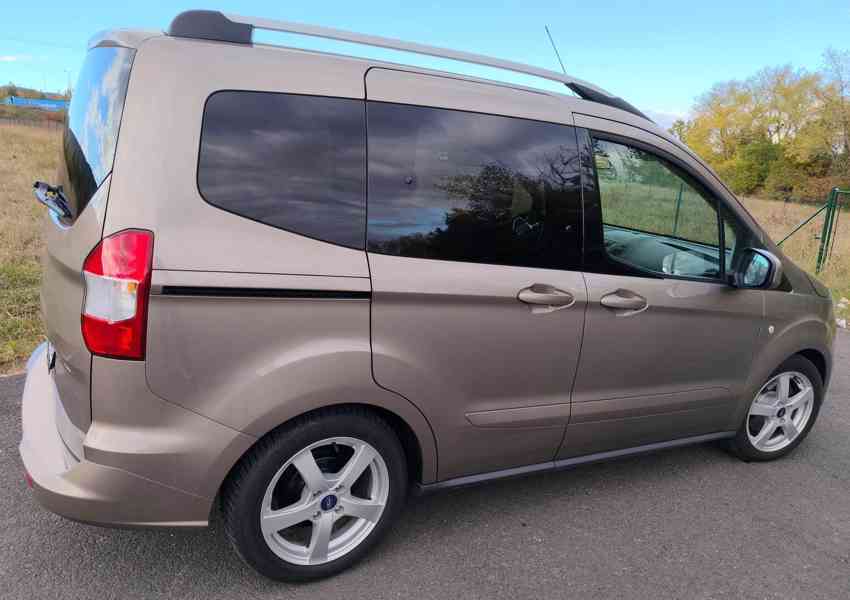 Ford Tourneo Courier  1,5 TDCI 75kW mod.22 - foto 5