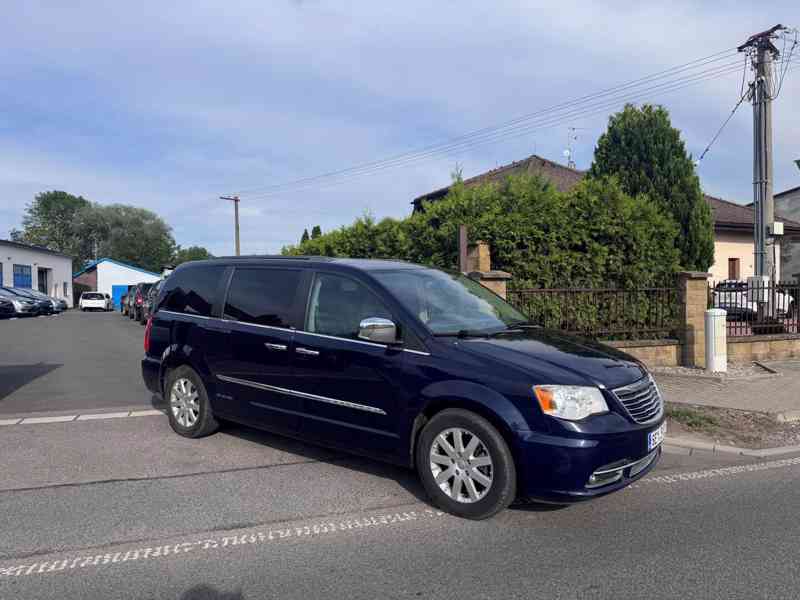 Chrysler Town Country 3,6 Limited 2xDVD Šíbr 2012 - foto 1