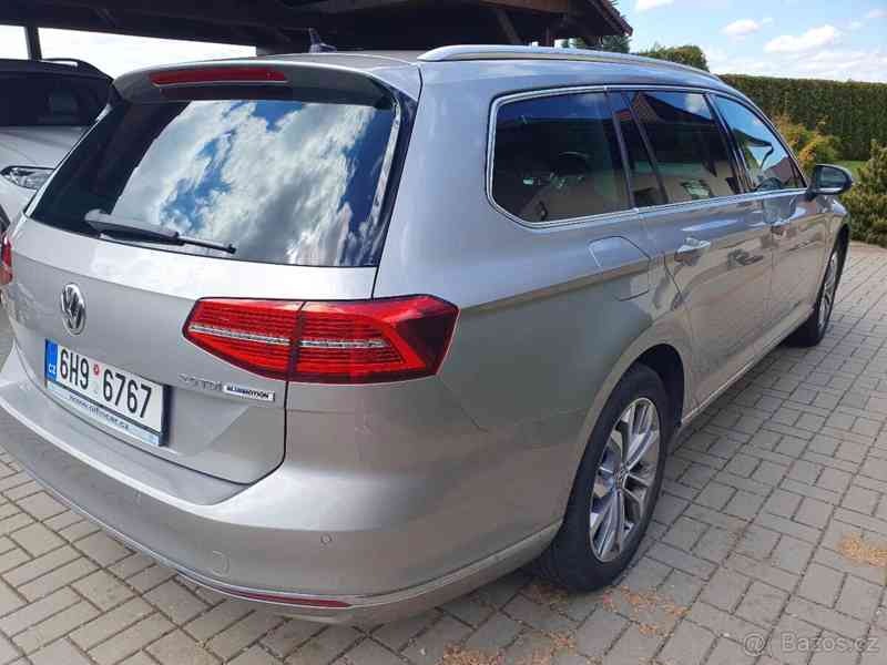 Volkswagen Passat Highline 2.0 kombi 110kW  - foto 13