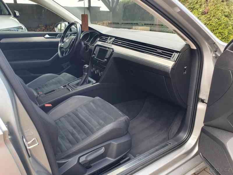 Volkswagen Passat Highline 2.0 kombi 110kW  - foto 2