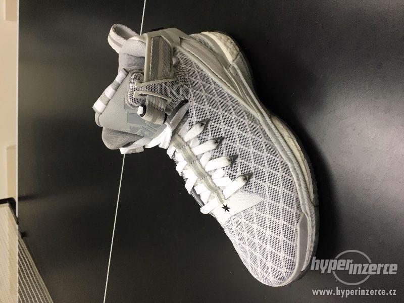 NOVÉ BASKETBALOVÉ BOTY ADIDAS D ROSE 6 BOOST (US 6,5) - foto 3
