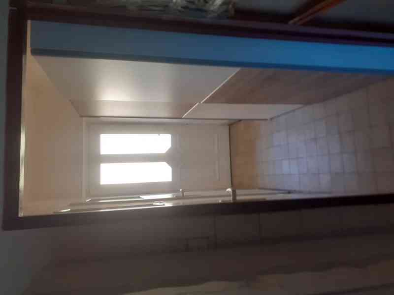 Sleva!!!!! Prodám dvougenerační  castecne rekonstruovany  dů - foto 4