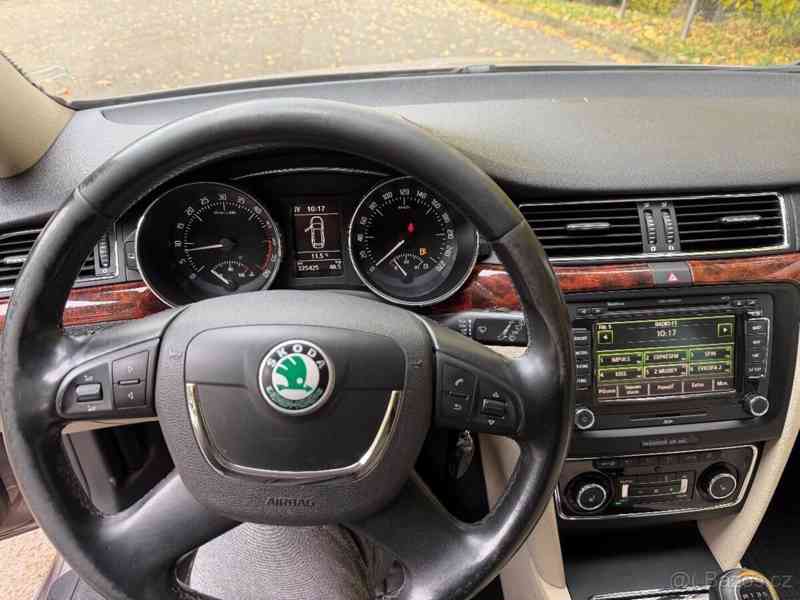 Škoda Superb 2,0   tdi manuál, 2 majitel koup. CZ - foto 12