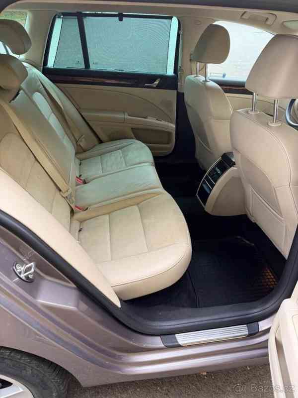 Škoda Superb 2,0   tdi manuál, 2 majitel koup. CZ - foto 9