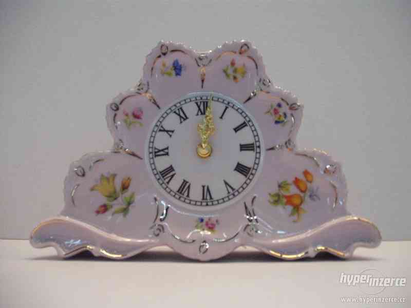 Růžový porcelán z Chodova - Lenka - stojací hodiny - foto 2