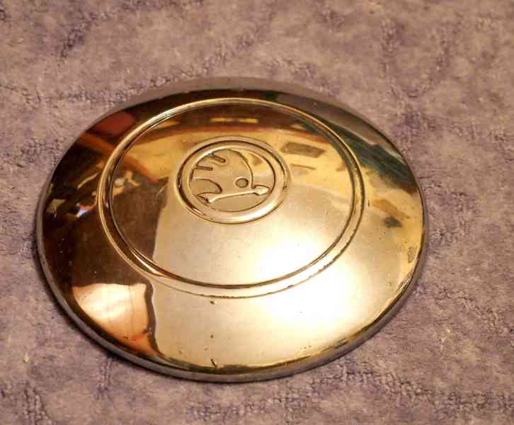 Chromovaná poklice Škoda - foto 1