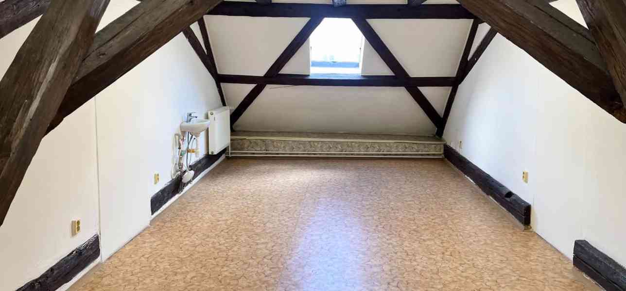 Pronájem prostoru pro kancelář nebo služby ve Znojmě - foto 3