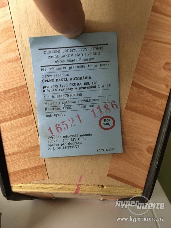 Úplný panel autorádia Škoda 105, 120