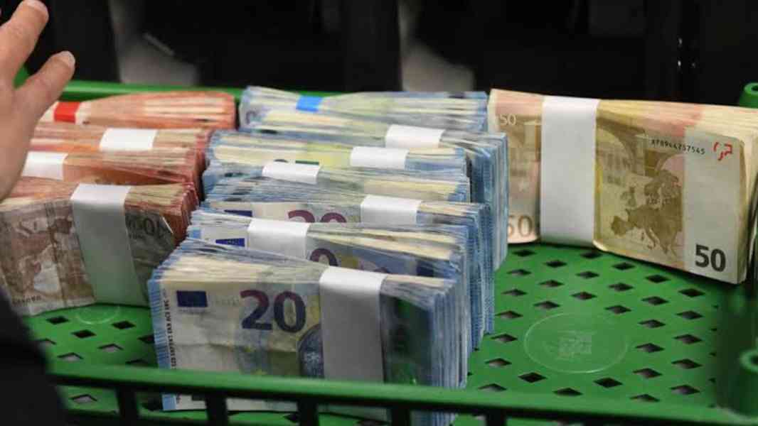 Potřebujete investici nebo velkou půjčku od 15 milionu Kč - foto 3
