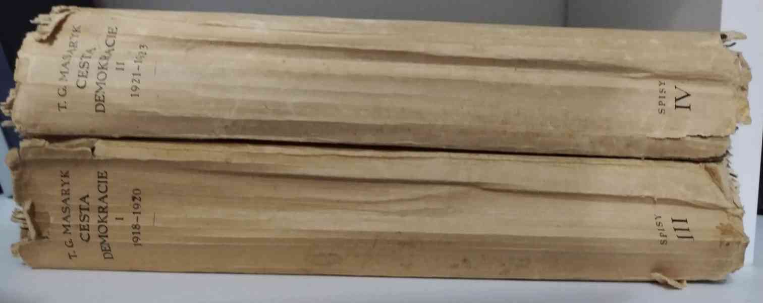 Knihy různých žánrů i kvality - foto 3