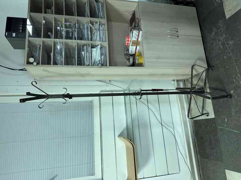 !!! Výprodej kanceláře – Stojanový věšák (set 3 ks) – 1000Kč - foto 3