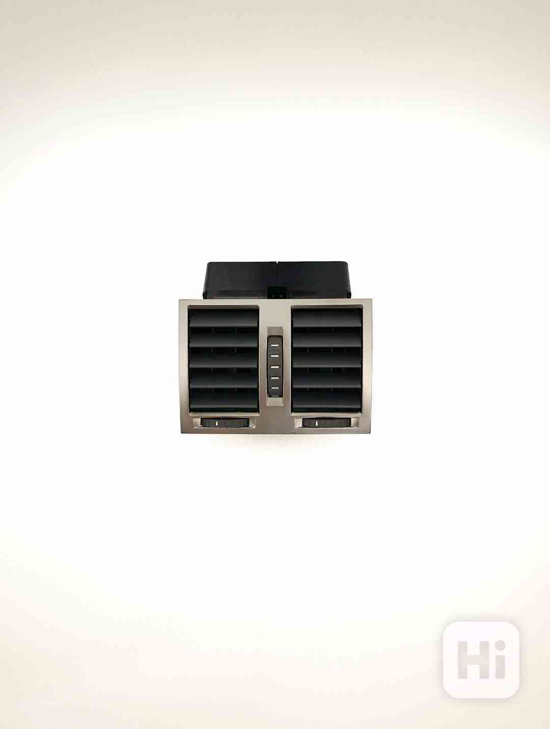 KRÁSNÝ Škoda SUPERB 1 zadní výdech ventilace 3U0 819 203 C - foto 1