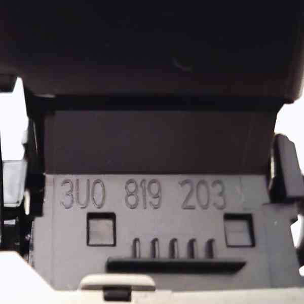 KRÁSNÝ Škoda SUPERB 1 zadní výdech ventilace 3U0 819 203 C - foto 7