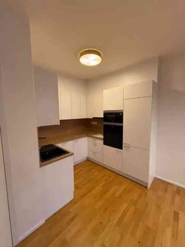 Pronájem bytu 2+kk 53 m² - foto 2
