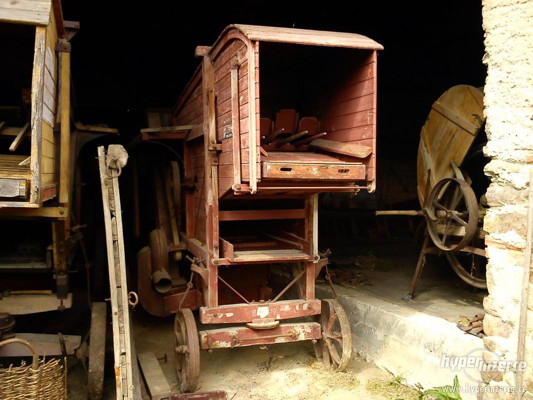 Historická mlátička - foto 1