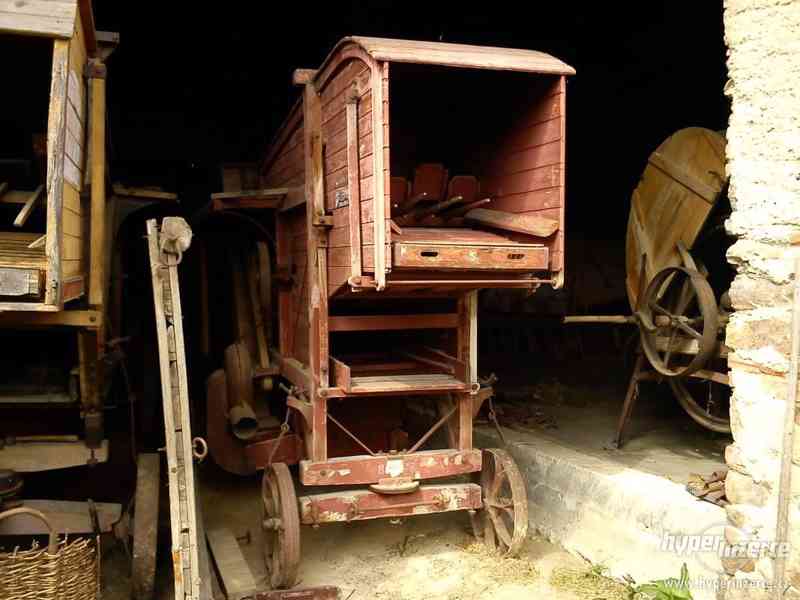 Historická mlátička - foto 1