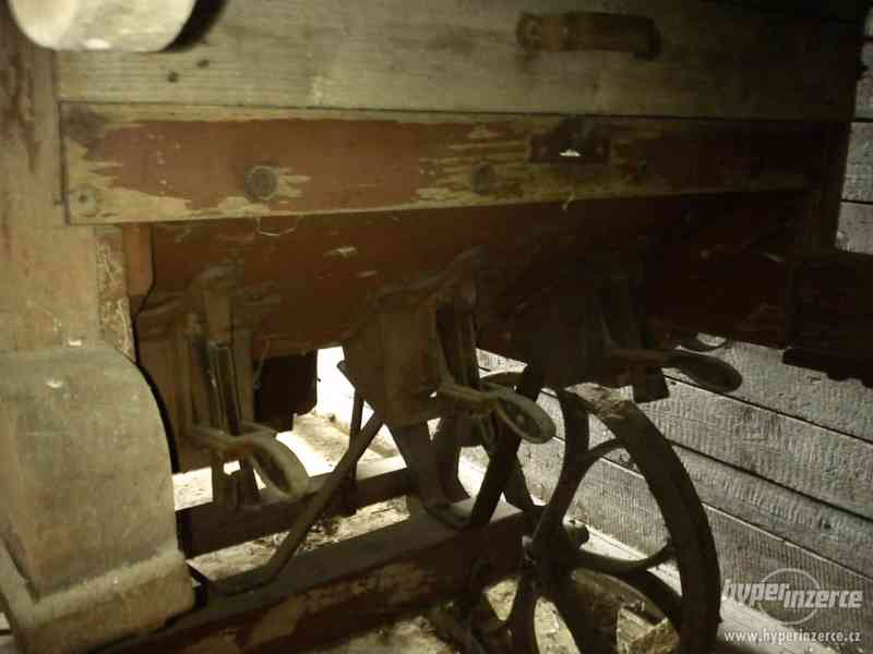 Historická mlátička - foto 4