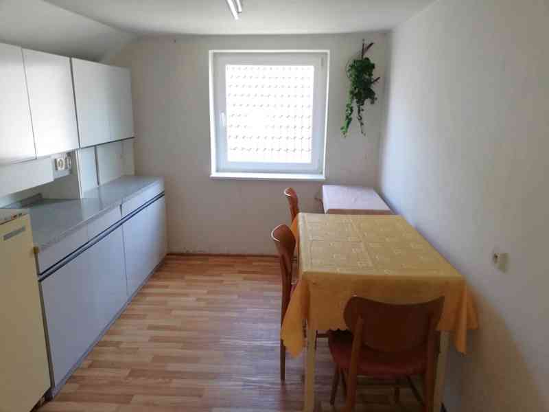 Kolešovice - RD 5+1 s pozemkem 592 m2 - foto 28