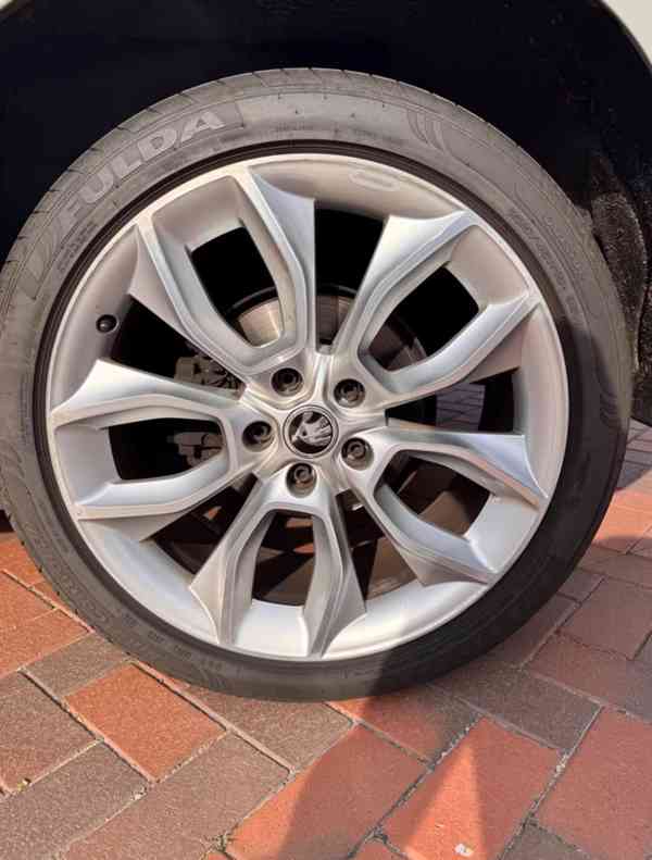 Škoda Karoq 2.0 TDI DSG 4x4 110kw - foto 13