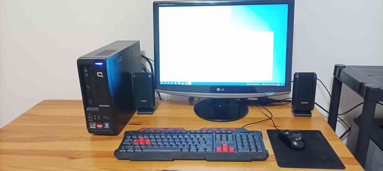 HP Compaq CQ1000cs + LG W2252TQ-PF,LCD monitor 22" - foto 3