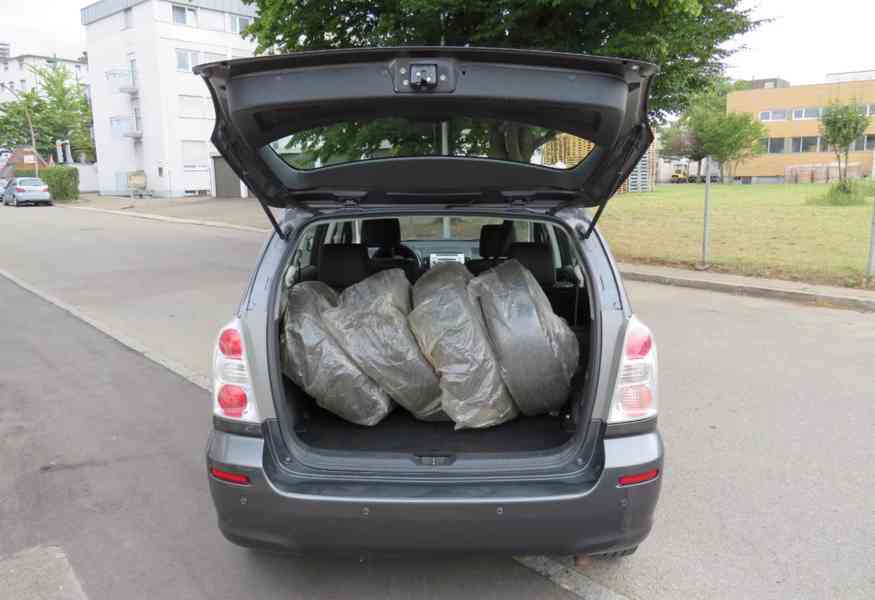 Toyota Corolla Verso 1.8i Sol 7míst benzín 95kw - foto 9