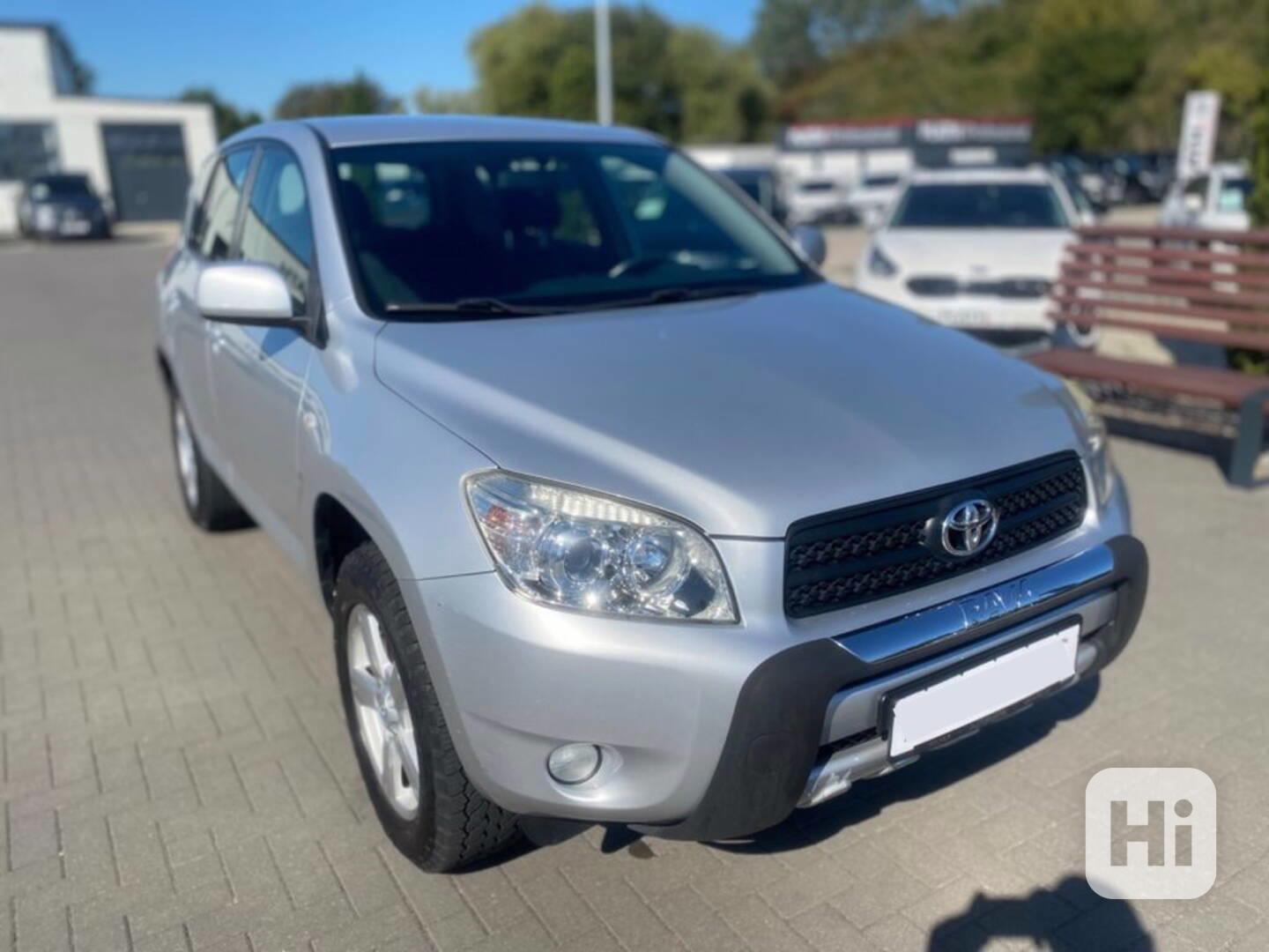 Toyota RAV 4 2,0i benzín 112kw - foto 1