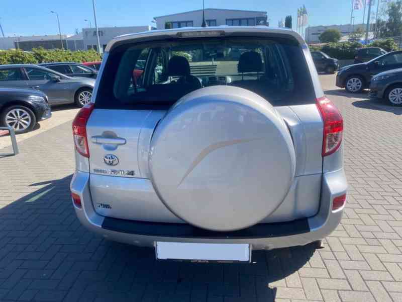 Toyota RAV 4 2,0i benzín 112kw - foto 14