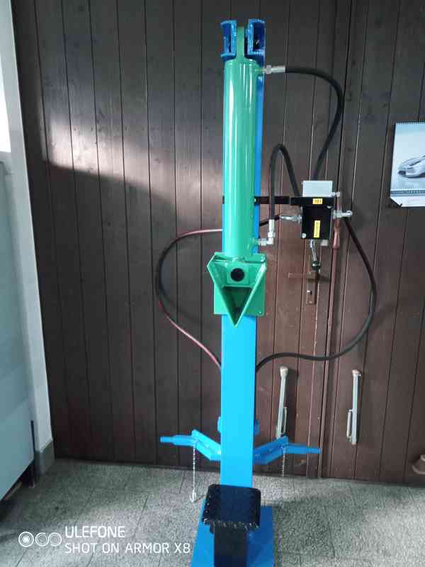 štipačka dřeva  - foto 3