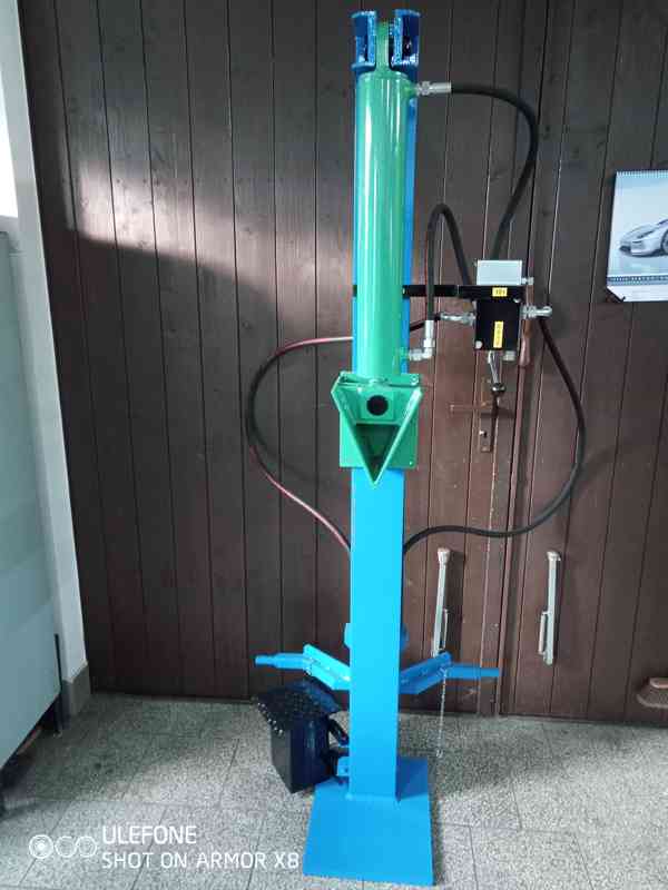 štipačka dřeva  - foto 2