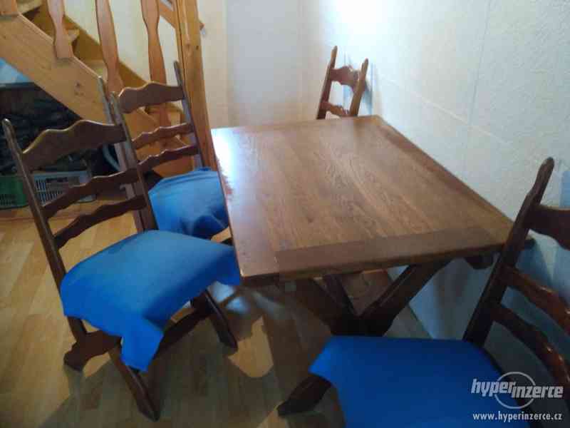 Prodám dřevěný stůl + 4 židle - foto 1