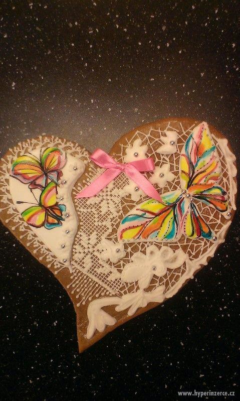 Perníkové srdce s maceškami, růžemi, motýly a ptáčky - foto 11