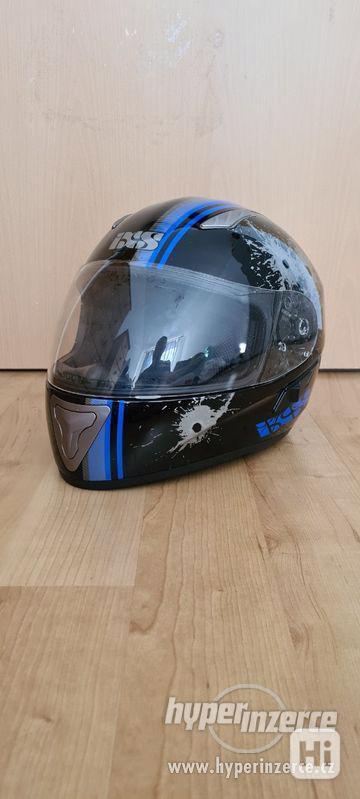Helma / přilba na moto - foto 1