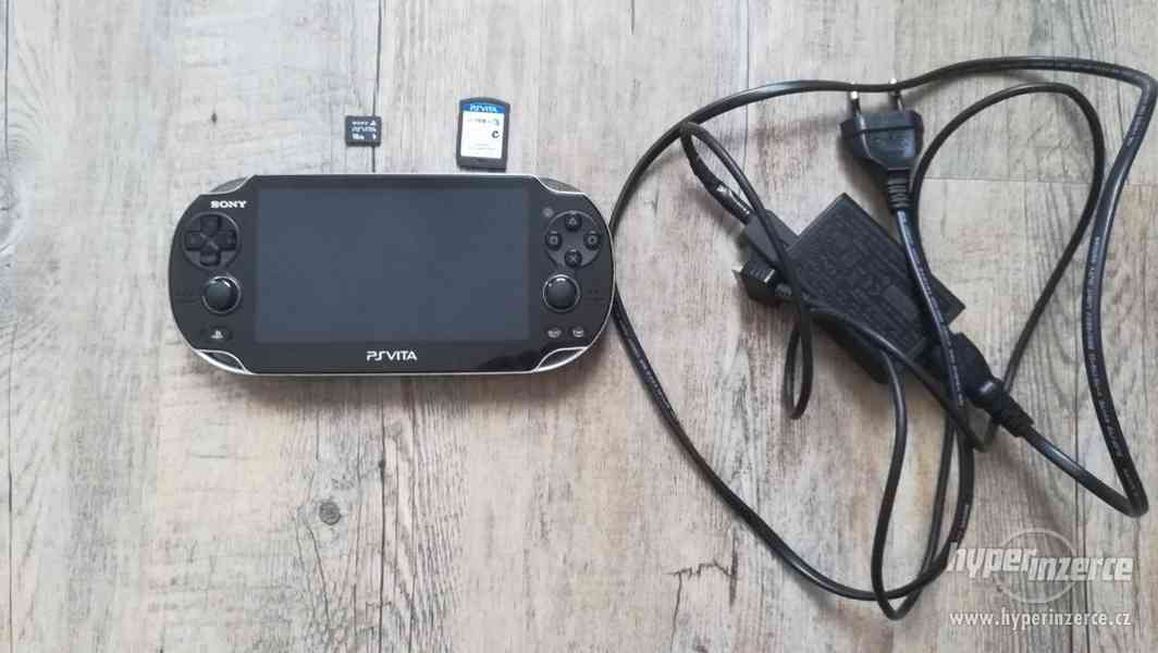 PS Vita + FIFA 14 - foto 1