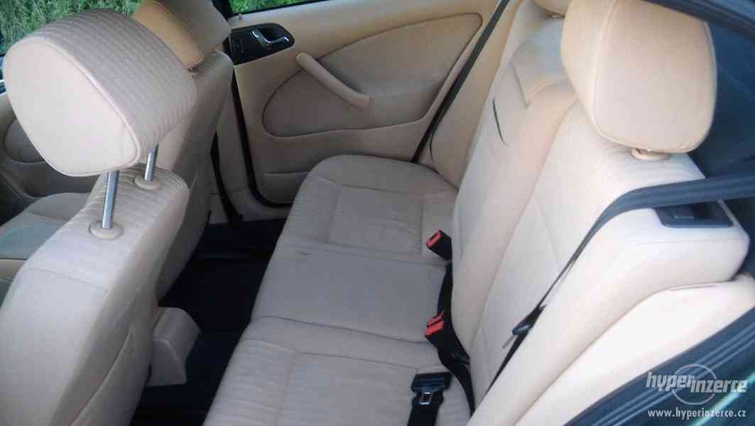 Škoda Octavia 1.8T elegance - foto 6