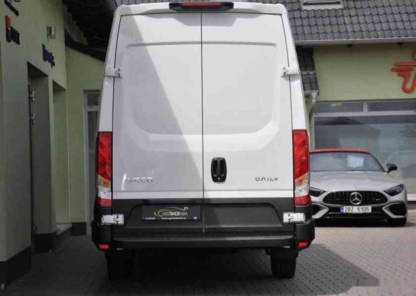 Iveco Daily 3,0D 35S18 NOVÉ nafta manuál 129 kw - foto 7