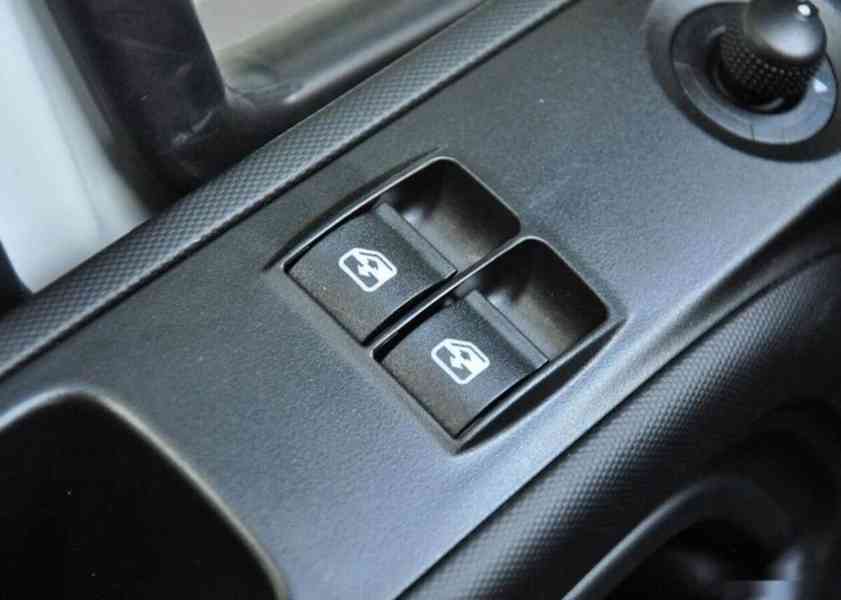 Iveco Daily 3,0D 35S18 NOVÉ nafta manuál 129 kw - foto 13