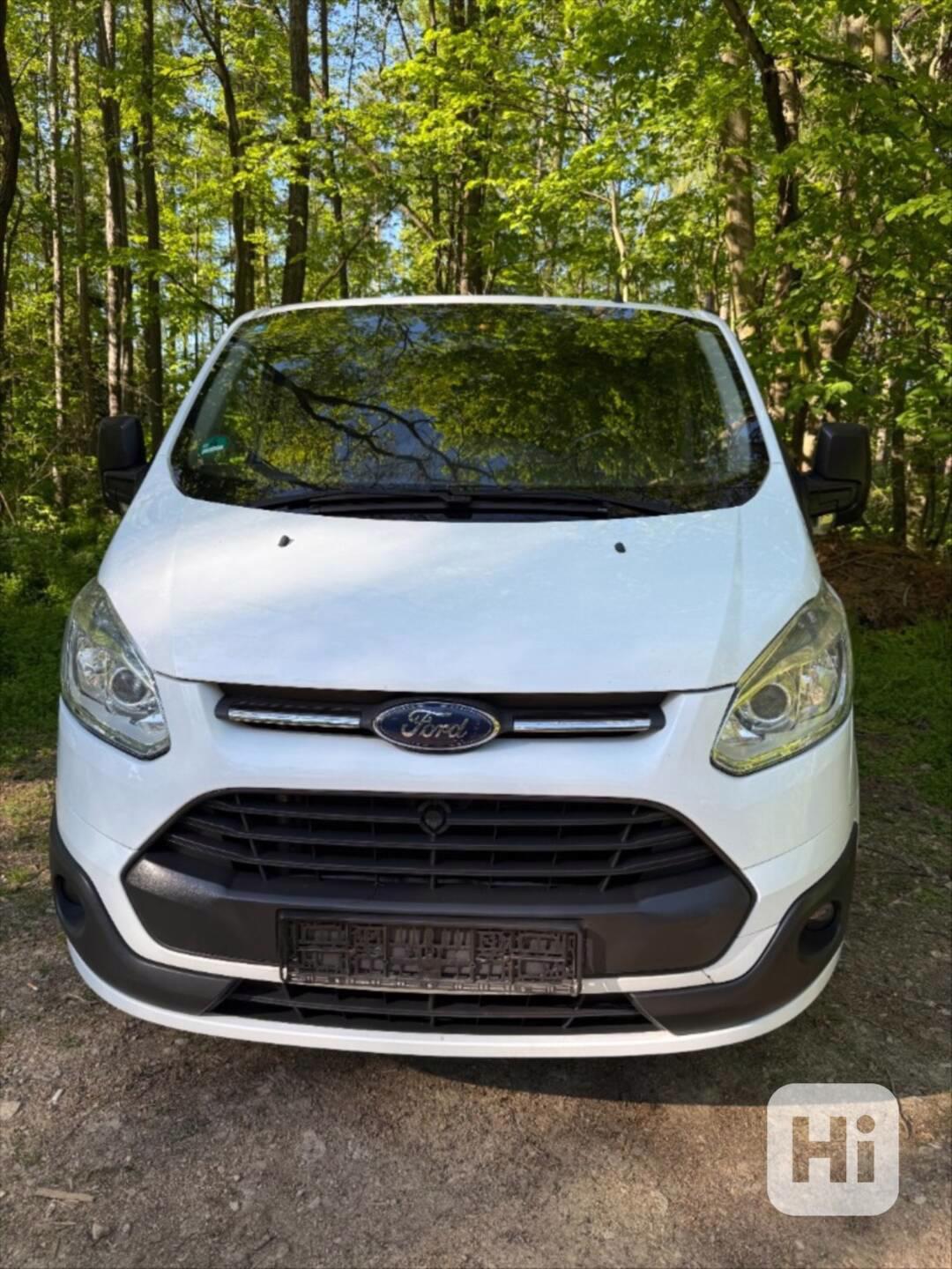 Ford Tourneo Custom 2,2 - foto 1