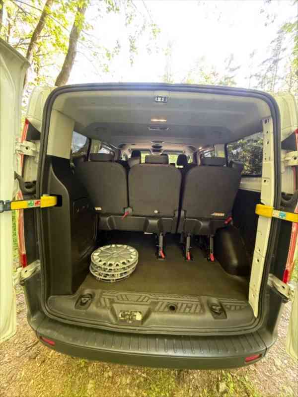 Ford Tourneo Custom 2,2 - foto 9