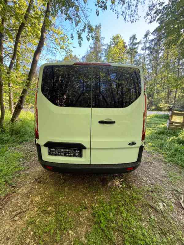 Ford Tourneo Custom 2,2 - foto 3