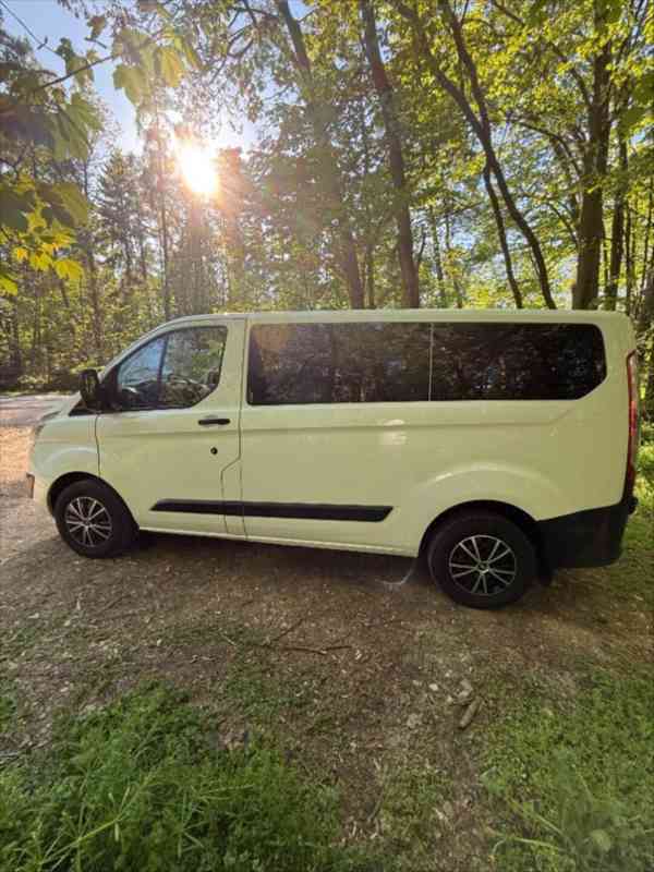 Ford Tourneo Custom 2,2 - foto 7