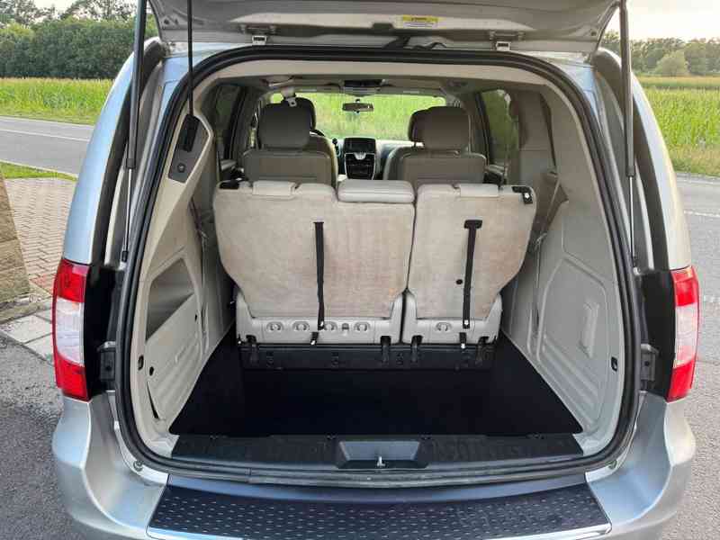 Chrysler Town Country 3,6 Penta DVD 2011 - foto 5