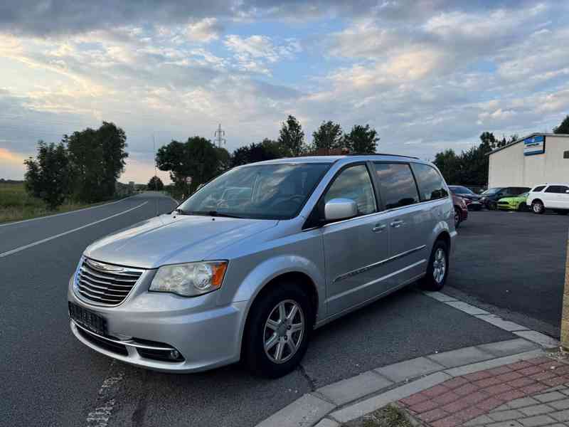 Chrysler Town Country 3,6 Penta DVD 2011 - foto 2